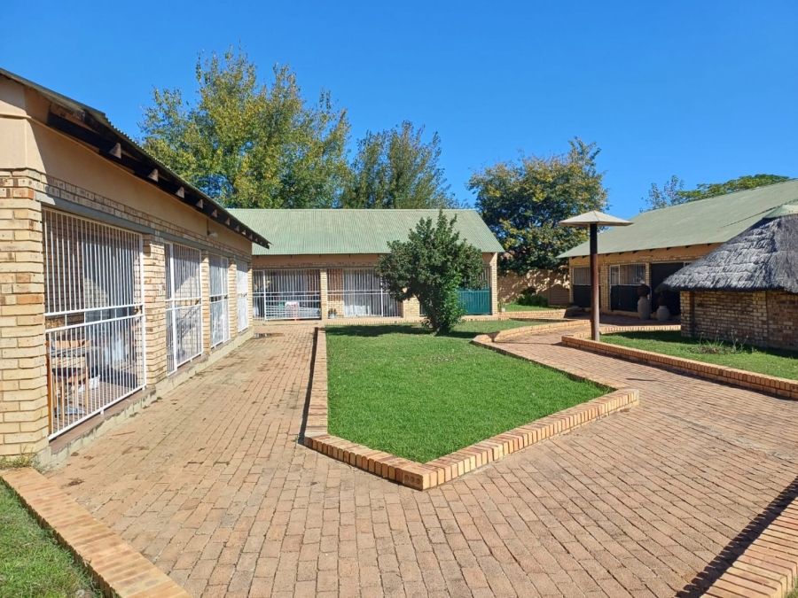  Bedroom Property for Sale in Wilkoppies North West